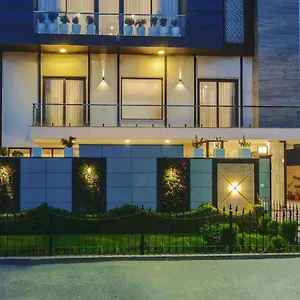 Hotel Comfort Dhaliwals,